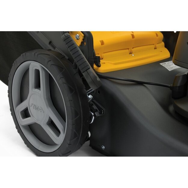 Akumuliatorinė savaeigė vejapjovė Stiga Combi 548e S Kit (5 Ah kompl.)