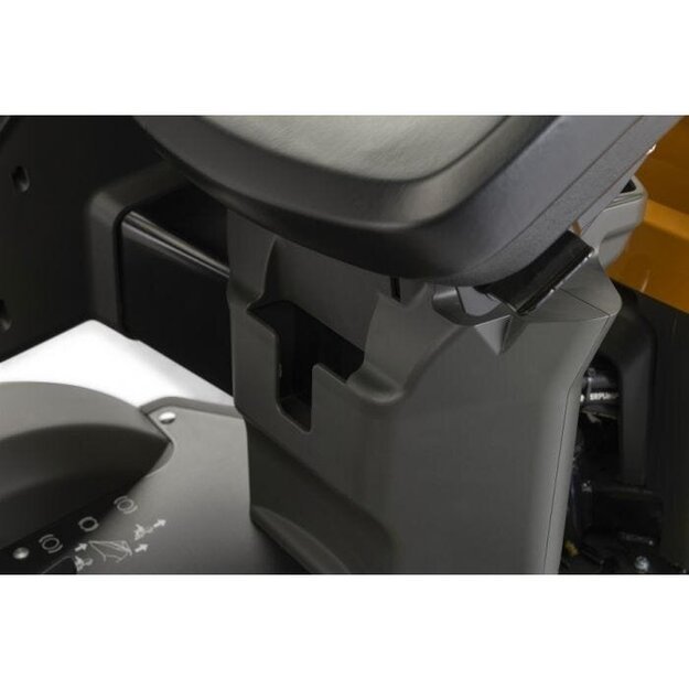 Traktoriukas STIGA Park 700 WX (ST 650, 4WD, keičia 2F6230745/ST2)