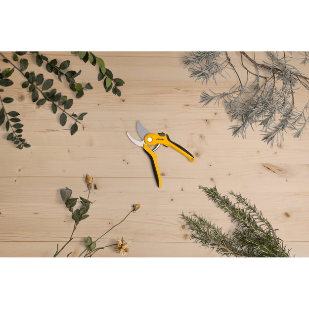 Sekatorius prasilenkiančiais a&scaron;menimis STIGA