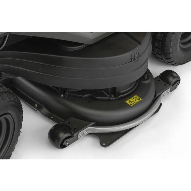 Traktoriukas STIGA Tornado 9121 W (Honda GXV 690, 121 cm)